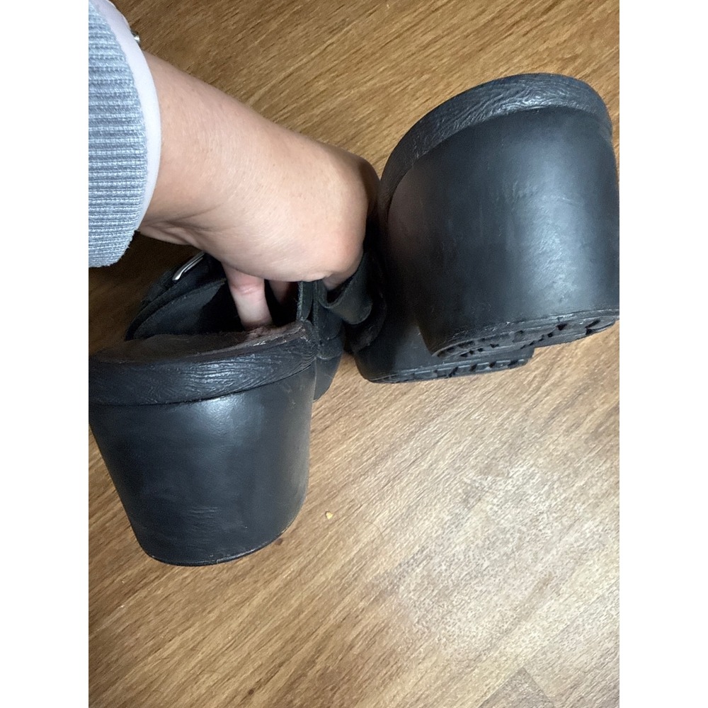 Crocs Black Leather Wedge Clogs Buckle Strap Mules 15513 Womens Size 8 needs TLC - Picture 5 of 6